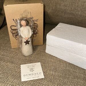 NWT willow tree angel of light figure hand painted figurine home demdaco 1999